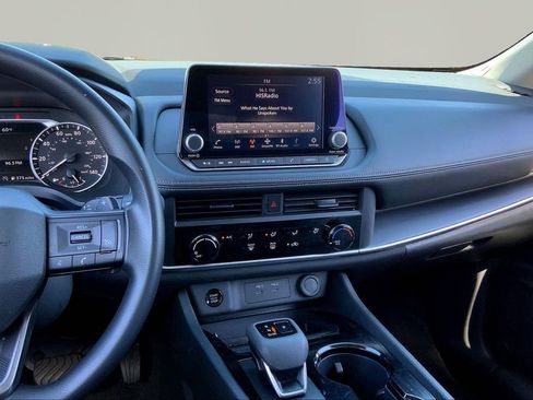 Used 2025 Nissan Rogue S image 9