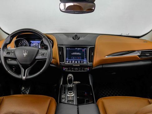 Used 2017 Maserati Levante S image 11