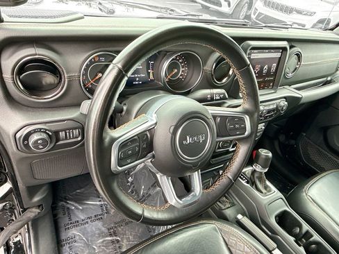 Used 2021 Jeep Gladiator Overland image 12