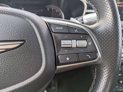 Used 2025 Genesis G70 2.5T RWD image 22
