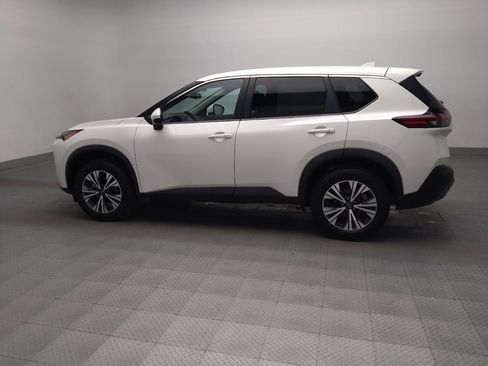 Used 2022 Nissan Rogue SV image 3
