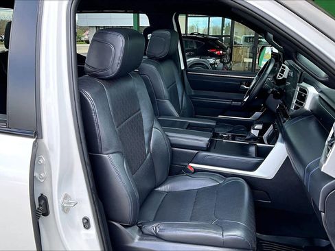 Used 2024 Toyota Tundra Platinum AWD/4WD image 8