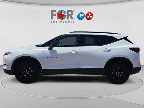 Used 2023 Chevrolet Blazer LT w/ Convenience Package FWD image 2
