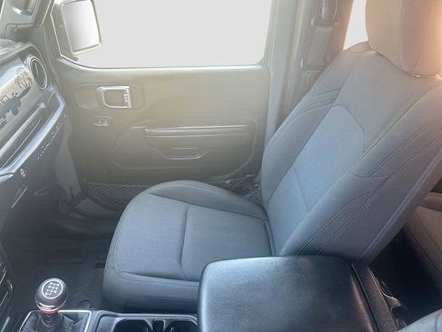 Used 2019 Jeep Wrangler Sport AWD/4WD image 21