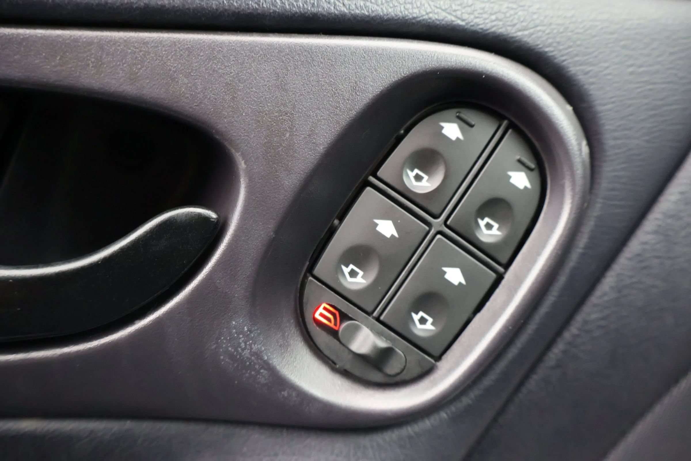 Used 2000 Ford Contour SE FWD image 20