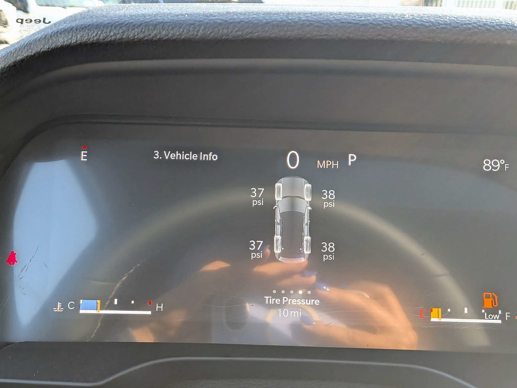 New 2027 Jeep Grand Cherokee Laredo X AWD/4WD image 32