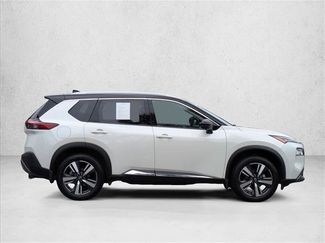 Used 2022 Nissan Rogue SL video 4