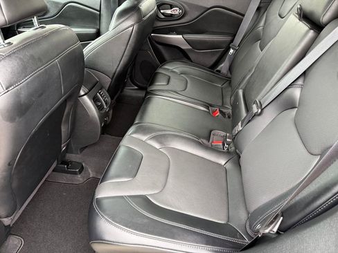 Used 2022 Jeep Cherokee Limited image 15