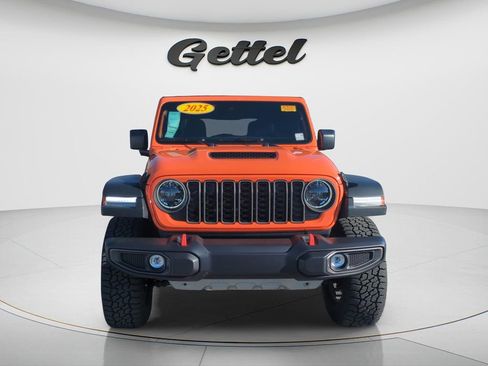 Used 2025 Jeep Gladiator Mojave w/ Safety Group AWD/4WD image 16