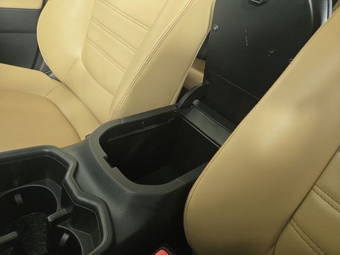 Used 2022 Toyota RAV4 XLE Premium AWD/4WD image 29