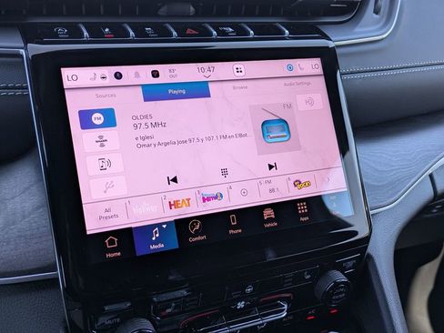 New 2025 Jeep Grand Cherokee Limited w/ Black Appearance Package image 18