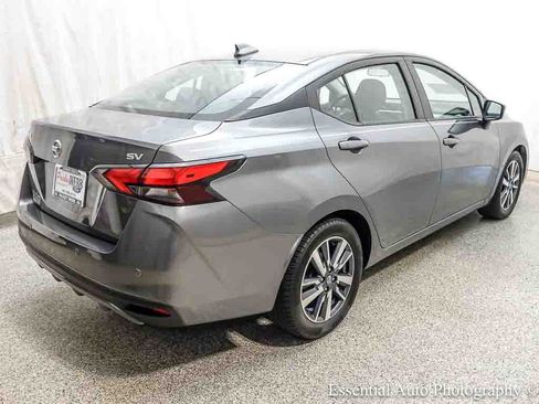 Used 2020 Nissan Versa SV FWD image 7