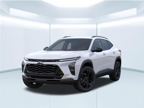New 2026 Chevrolet Trax ACTIV FWD image 2