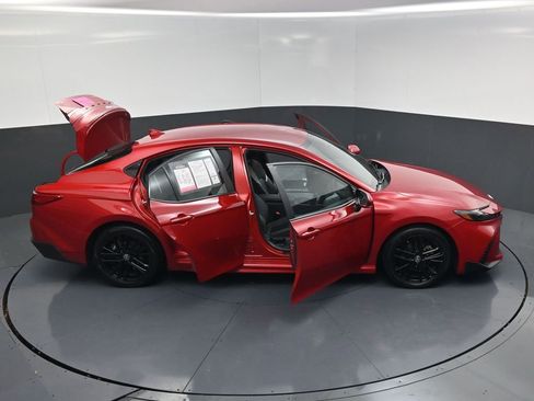 Used 2025 Toyota Camry SE FWD image 20