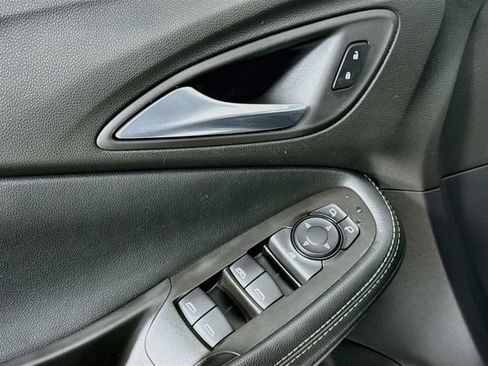 Used 2022 Buick Encore GX Select w/ Sport Touring Package AWD/4WD image 18