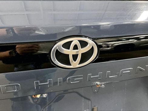 Used 2024 Toyota Grand Highlander Limited image 31