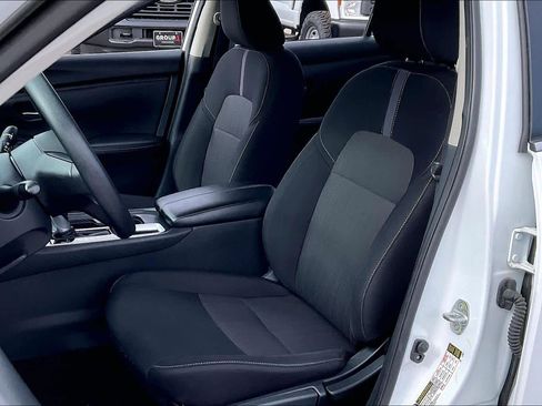 Used 2024 Nissan Sentra SV image 7