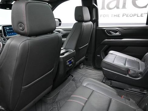 Used 2022 Chevrolet Suburban RST w/ Luxury Package AWD/4WD image 25
