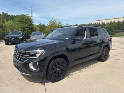 Used 2024 Volkswagen Atlas SE w/ Panoramic Sunroof Package