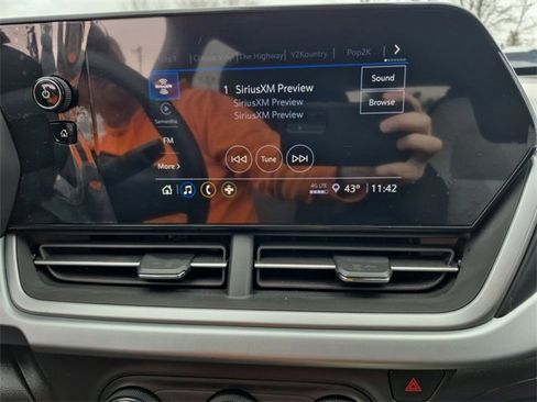 Used 2024 Chevrolet Trax LS w/ LS Convenience Package image 21