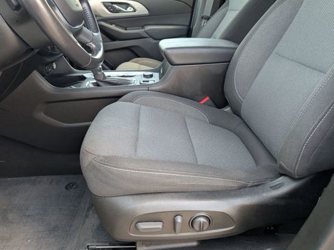 Used 2022 Chevrolet Traverse LT image 7