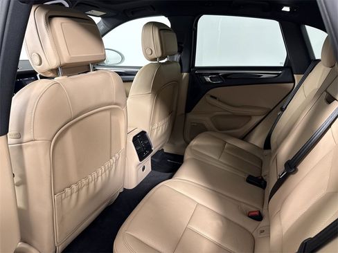 Certified 2025 Porsche Macan image 26