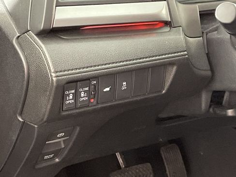 Used 2025 Honda Odyssey Sport-L image 13