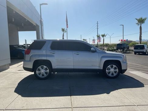 Used 2017 GMC Terrain SLE FWD image 8