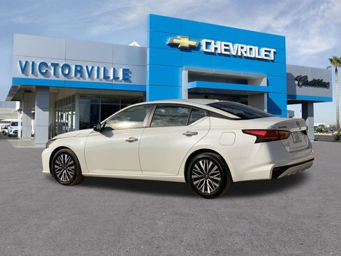 Used 2025 Nissan Altima 2.5 SV FWD image 6