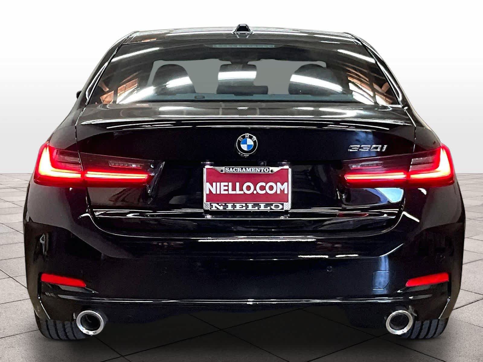 Used 2025 BMW 330i Sedan w/ Convenience Package RWD image 8