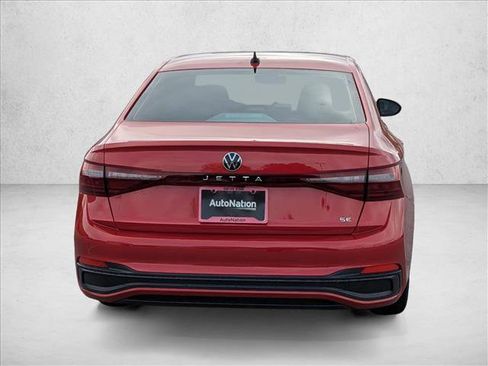 Certified 2025 Volkswagen Jetta SE w/ Sunroof Package FWD image 6
