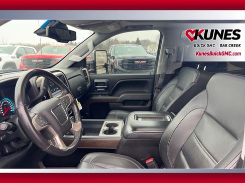 Used 2017 GMC Sierra 3500 Denali image 9
