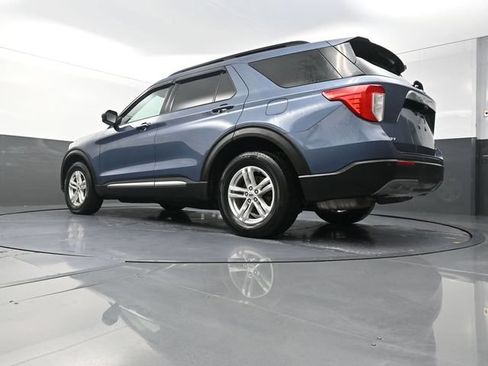 Used 2021 Ford Explorer XLT w/ Equipment Group 202A AWD/4WD image 35