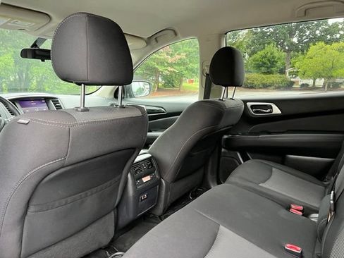 Used 2020 Nissan Pathfinder S AWD/4WD image 14