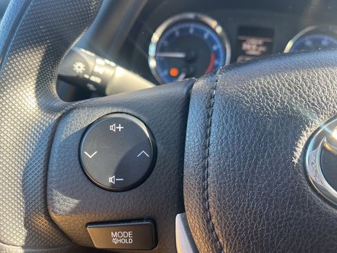 Used 2018 Toyota Corolla L image 13