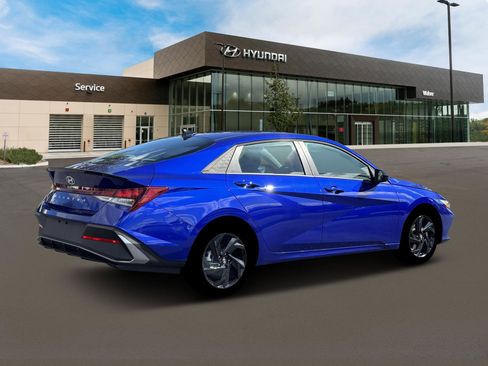 New 2026 Hyundai Elantra Sport image 9