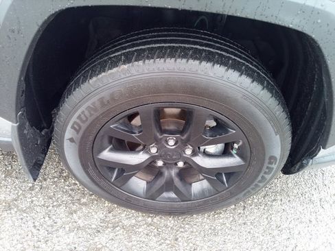 Used 2025 Toyota RAV4 LE image 10