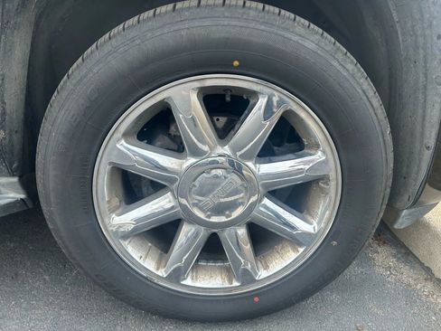 Used 2012 GMC Yukon SLT w/ SLT-2 Equipment Package image 3