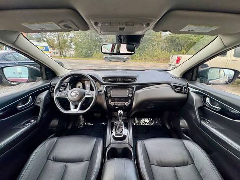 Used 2022 Nissan Rogue Sport SL w/ Premium Package image 11