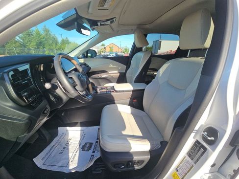 Used 2023 Lexus RX 350 Premium w/ Cold Area Package AWD/4WD image 8