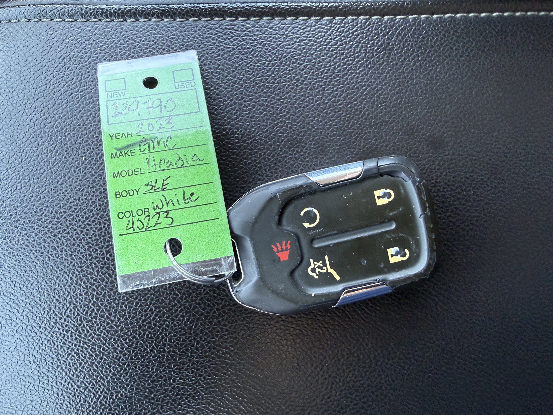 Used 2023 GMC Acadia SLE w/ Driver Convenience Package FWD image 42
