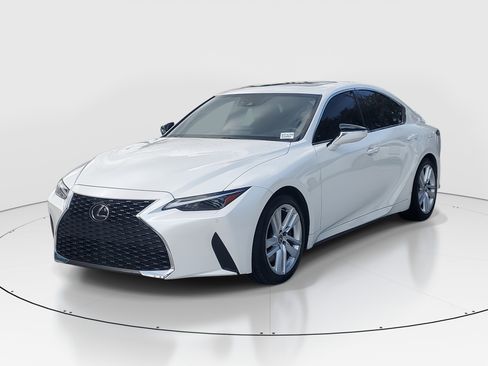 Used 2025 Lexus IS 300 w/ Comfort Package RWD image 5
