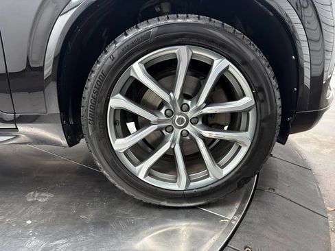 Used 2017 Volvo XC90 T6 Momentum w/ Momentum Plus Package AWD/4WD image 9