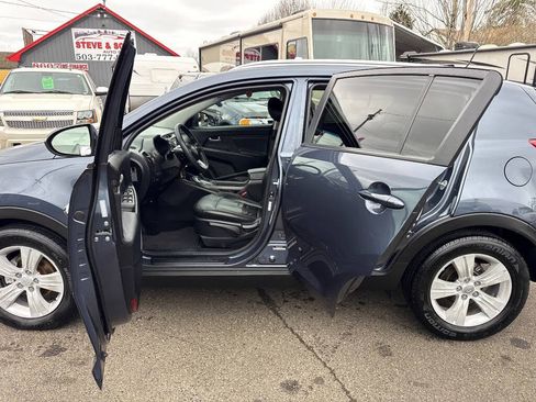 Used 2011 Kia Sportage LX w/ Navigation Pkg image 18