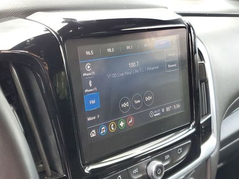 Used 2022 Chevrolet Traverse LT image 21