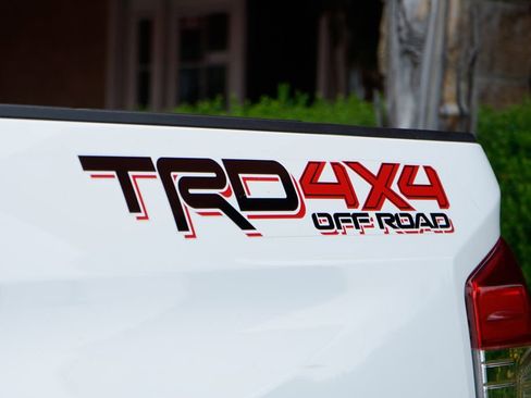 Used 2018 Toyota Tundra SR5 w/ TRD Off Road Package image 40