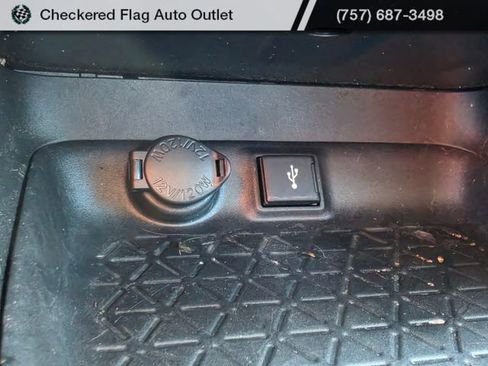 Used 2021 Toyota RAV4 LE AWD/4WD image 19