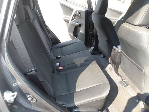 Used 2016 Toyota RAV4 LE AWD/4WD image 12