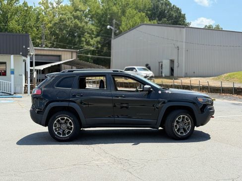 Used 2021 Jeep Cherokee Trailhawk AWD/4WD image 8