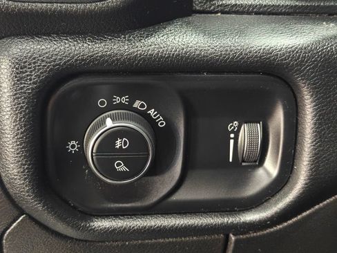 Used 2020 RAM 1500 Big Horn AWD/4WD image 43